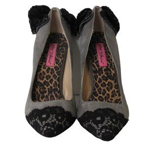 BETSEY JOHNSON Itsy Heels Women's 8.5 Black Bow Leopard Lace & Suede Pumps